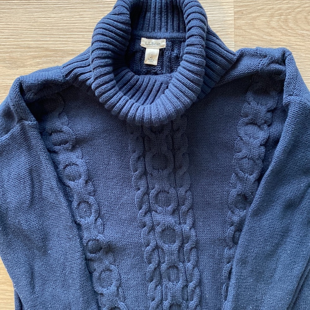 L. L. Bean Cable Knit Sweater - Picture 5 of 9